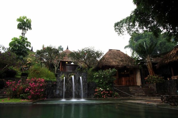 Kolam renang
