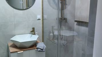 Studio, Patio | Bathroom | Towels, soap, toilet paper