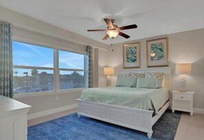 3 bedrooms, WiFi, bed sheets - Spacious Upscale 3BR Condo Balcony Ocean View & Steps to Beach (Daytona Beach)