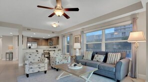 TV - Spacious Upscale 3BR Condo Balcony Ocean View & Steps to Beach (Daytona Beach)