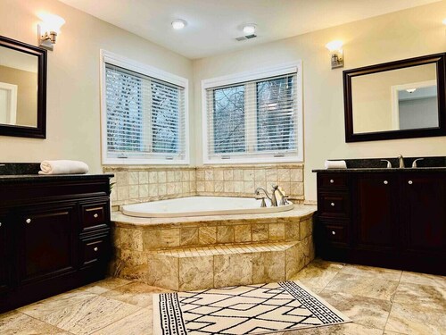 Premium 5BR Home • Great for Extended Visits