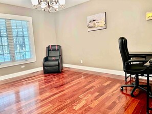 Interior - Premium 5BR Home • Great for Extended Visits (Downers Grove)