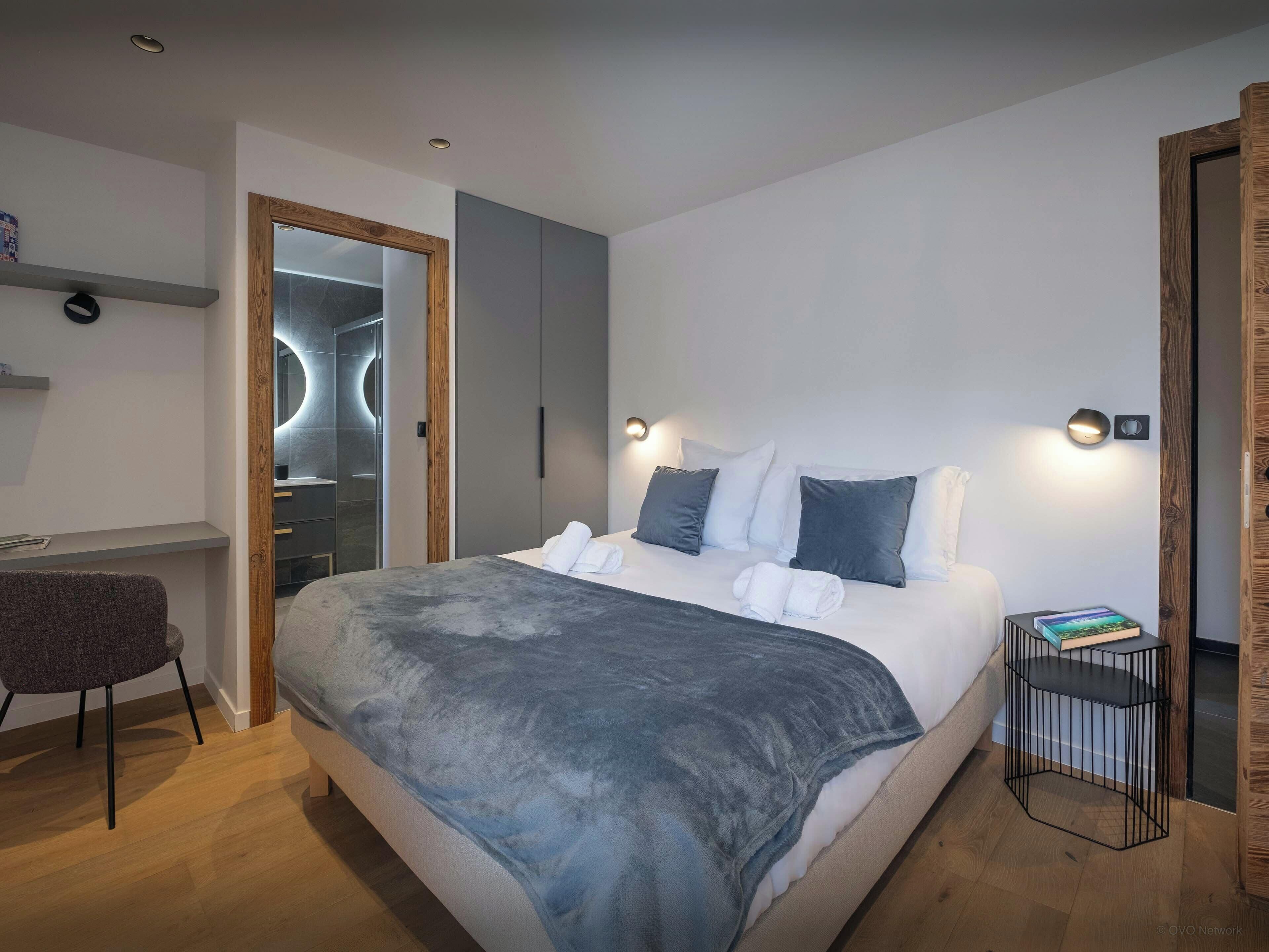 5 dormitorios, tabla de planchar con plancha, wifi y ropa de cama