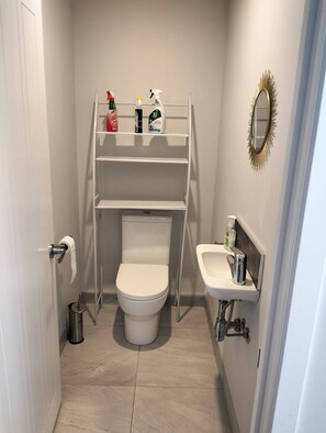 Habitación, 1 habitación, patio, vista al jardín | Baño
