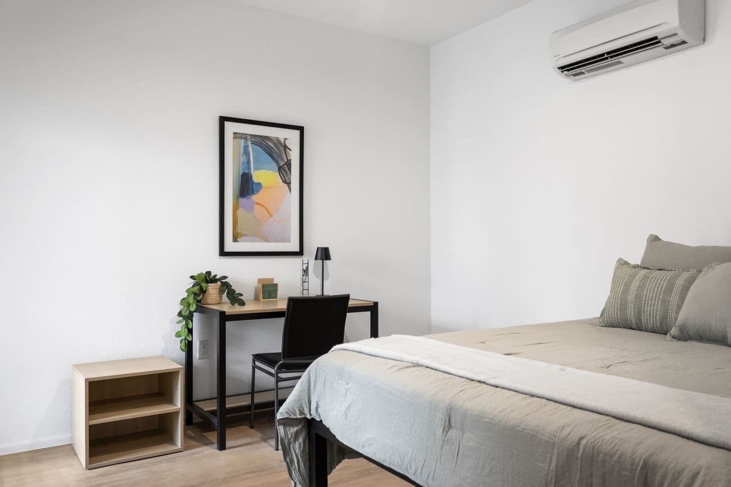 3 habitaciones, escritorio, tabla de planchar con plancha y wifi 