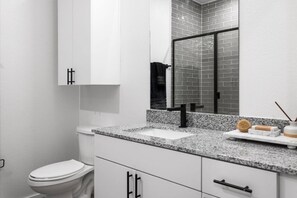 Hair dryer - Fresh 3BR Bishop Arts | Gym, Yoga, Game Lounge! (Dallas)
