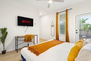3 室のベッドルーム、デスク、アイロン / アイロン台、WiFi
