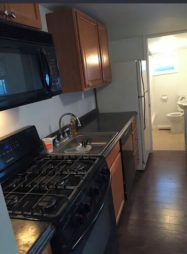 2-bedroom apartment in beautiful Camden with AC and comfort