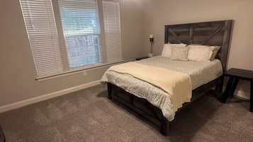 4 chambres, lit parapluie, Wi-Fi gratuit, draps fournis