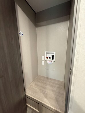 Interior - Peaceful 1-bedroom recreational vehicle with AC in Flint unit 2 (Flint)