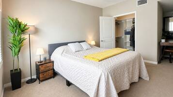 2 bedrooms, desk, iron/ironing board, free WiFi