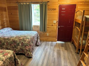 1 bedroom, free WiFi, bed sheets - 1-bedroom Cabin with AC in The Forks, sleeps 6, WIFI and TV (The Forks Pl)