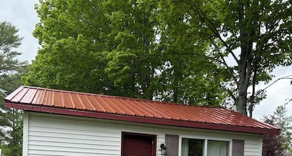 1-bedroom Cabin with AC in The Forks, sleeps 6, WIFI and TV