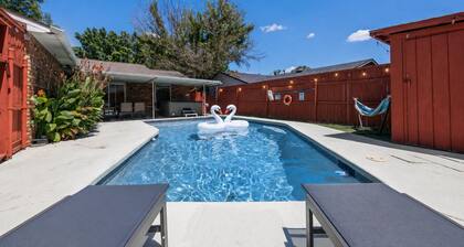 5BR w/ Pool & Hot Tub • Walk to Lake Ray Hubbard