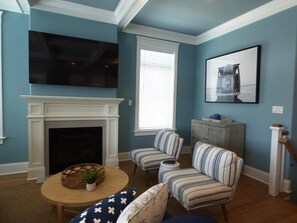 Smart TV - Northend  3 Bedroom, 2nd Floor Rental – Walk to Beach & Boardwalk! (Ocean City)