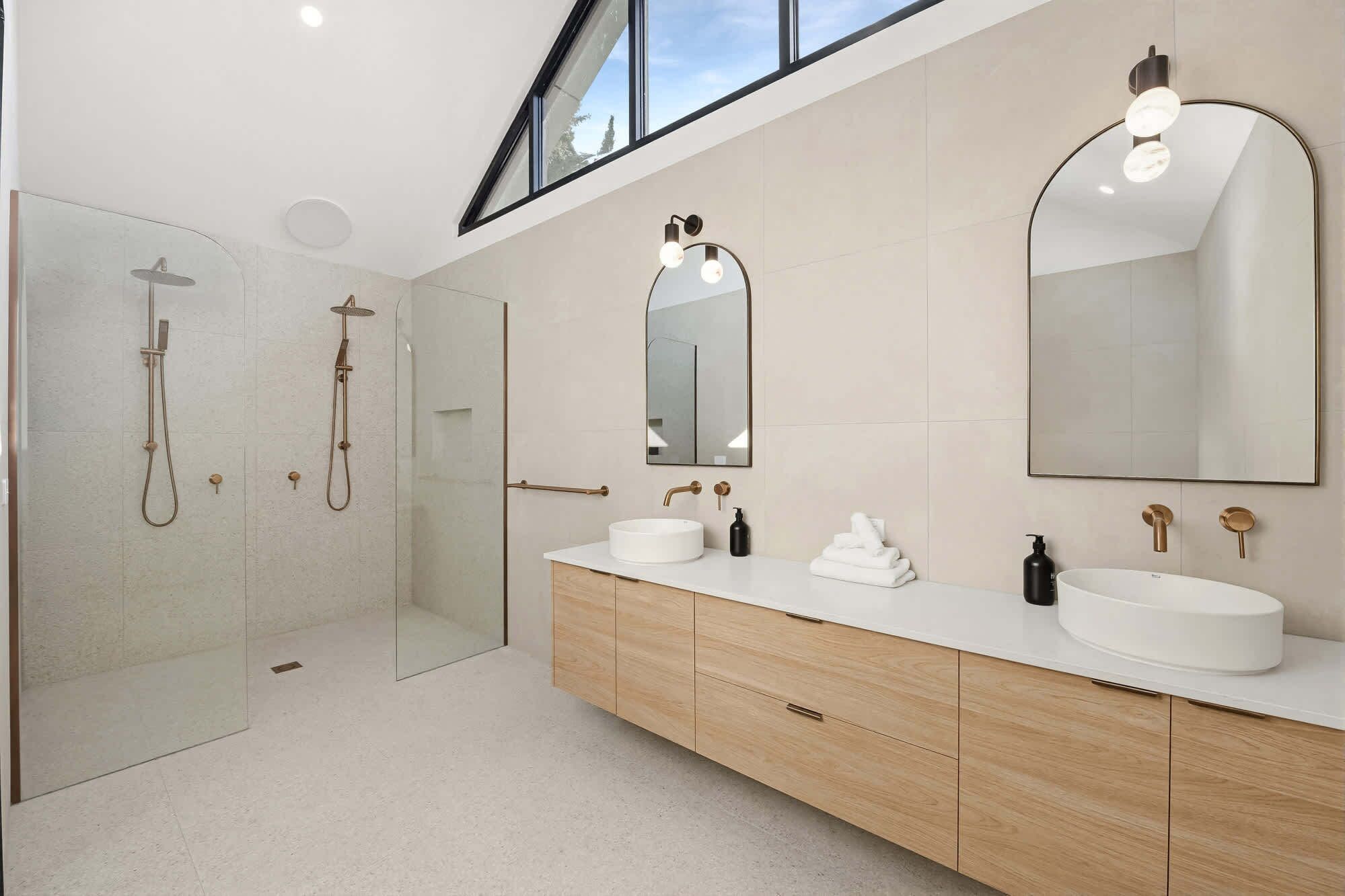 Shower, hair dryer, towels, shampoo