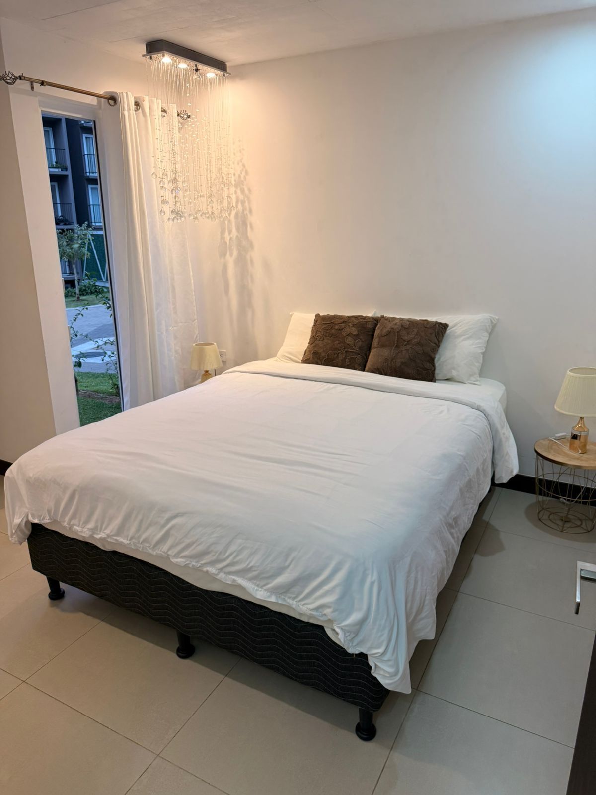 4 dormitorios, tabla de planchar con plancha, wifi y ropa de cama