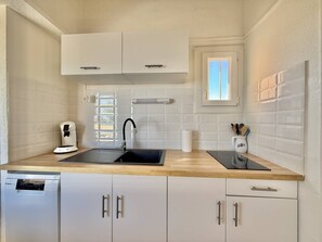 Fridge, microwave, oven, cookware/dishes/utensils - CAP D'AGDE - Plage de la Roquille // Réf 0321 (CAP D'AGDE)