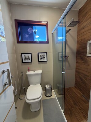 Shower, hair dryer, towels, soap - Apartment NL 402 (Guarabira)