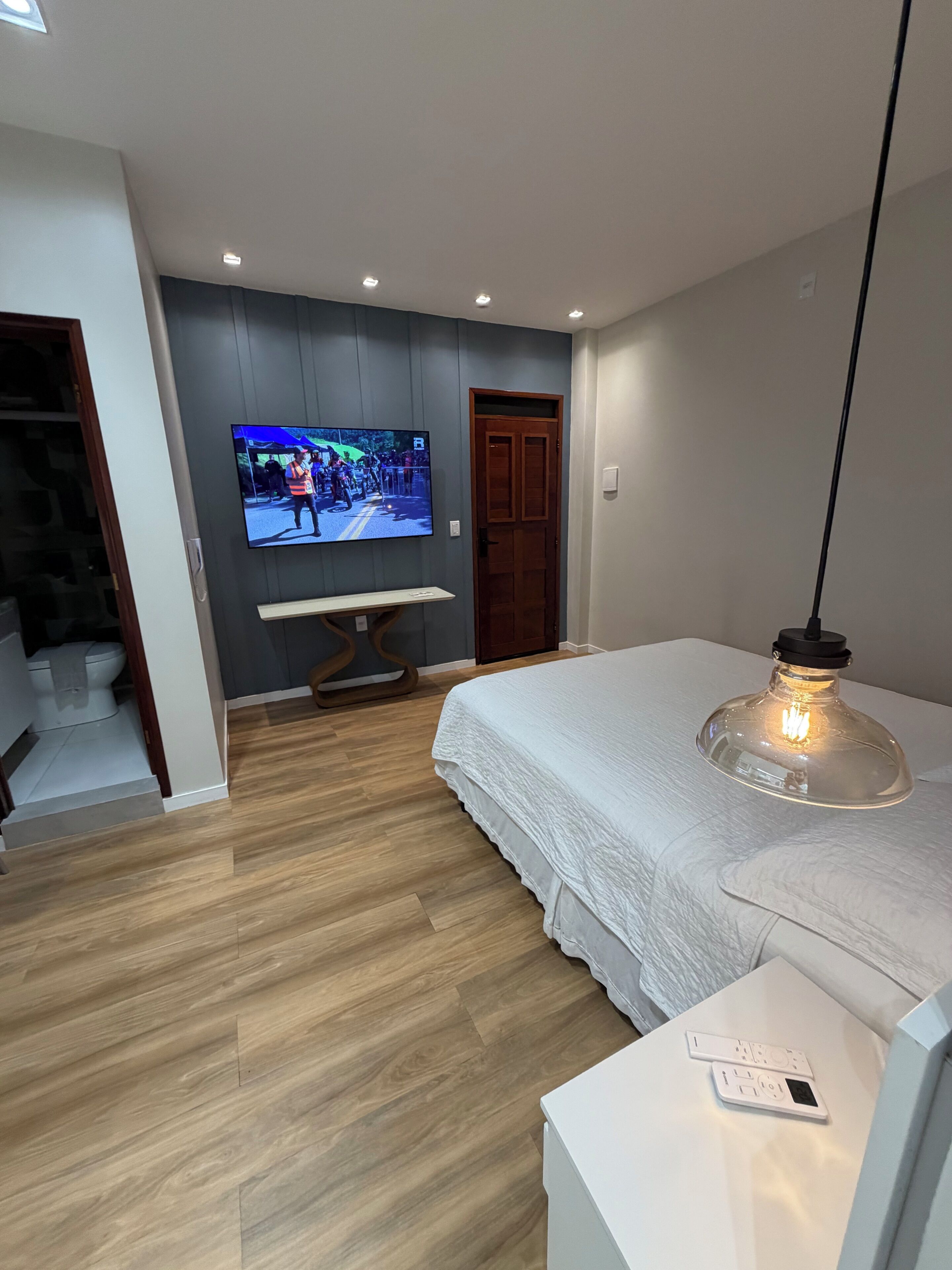 1 chambre, fer et planche à repasser, Wi-Fi gratuit, draps fournis