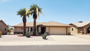 Exterior - Cozy 2-bedroom house in tranquil Sun City West with AC (Sun City West)