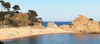 Vacation home, private pool heatable, sea view, Tossa de Mar, quiet, close to the beach,