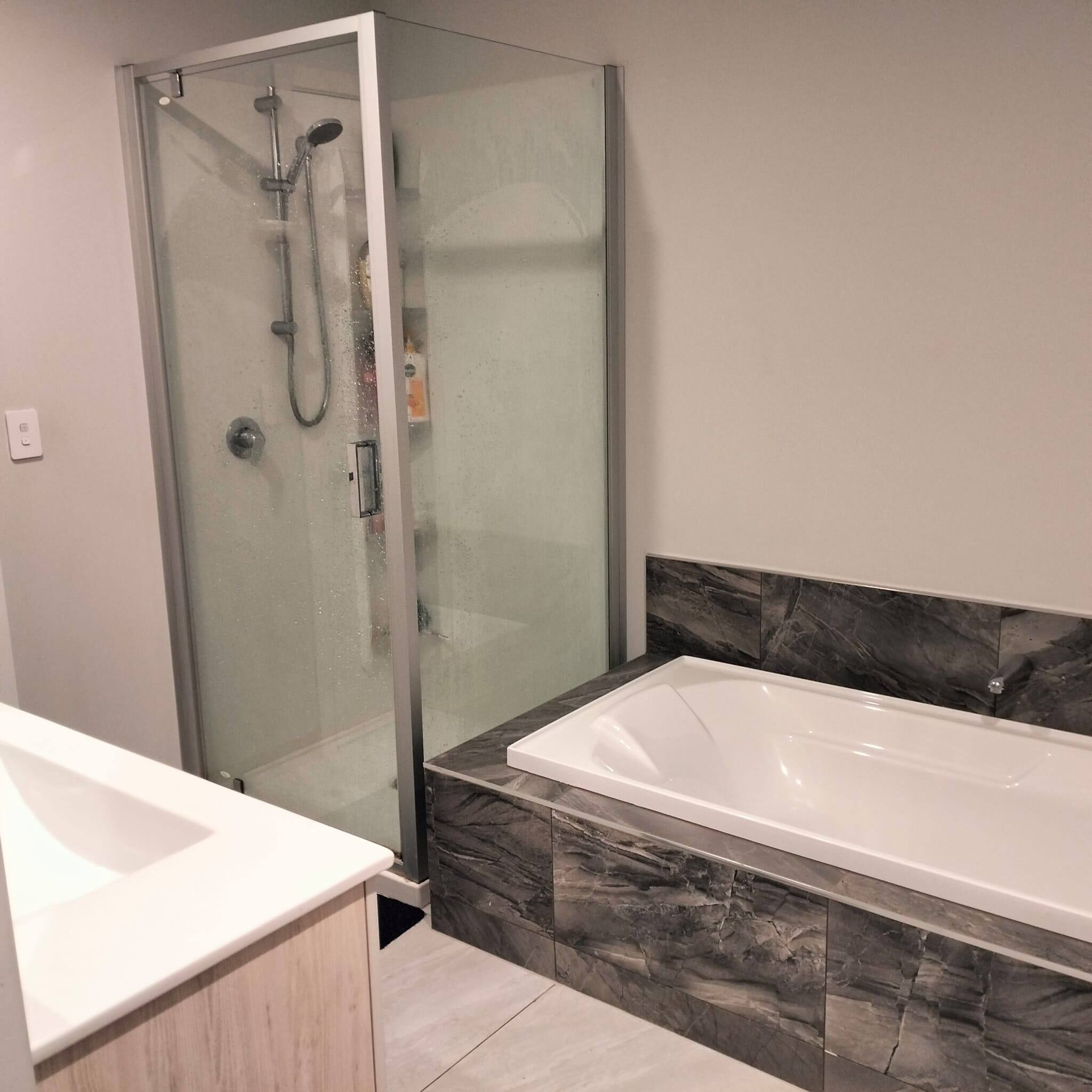 Room, 1 Bedroom, Patio, Garden View | Bathroom