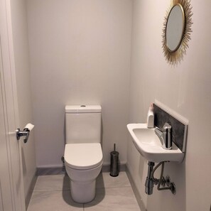 Habitación, 1 habitación, patio, vista al jardín | Baño