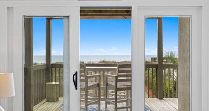 Stylish Oceanfront Condo 2-min Walk to Beach w/Community Pool!