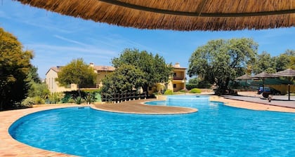 Algarve countryside gem: pool, sunsets & beaches