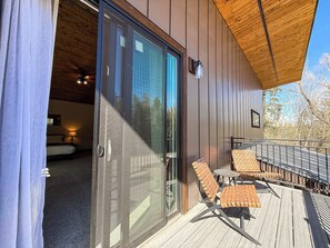 Terrace/patio - New | 5 Min to Glacier | Hot Tub & Fire Pit (Martin City)