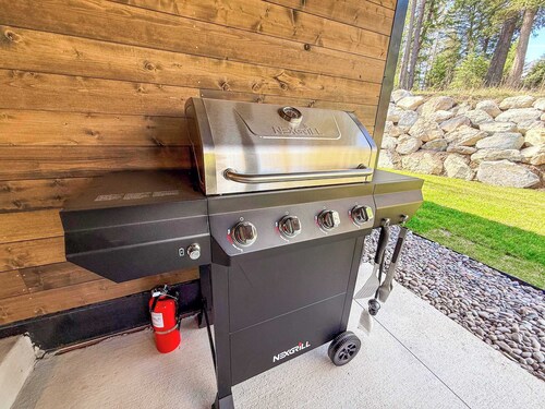 New | 5 Min to Glacier | Hot Tub & Fire Pit