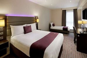 Room - Premier Inn Plymouth City Centre (Plymouth)