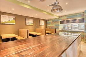 Dining - Premier Inn Plymouth City Centre (Plymouth)