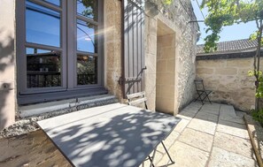 Terrace/patio - Maison de village avec piscine (Saint Hilaire d'Ozilha)