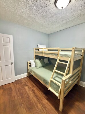 3 bedrooms, WiFi, bed sheets