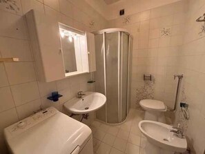 Bathroom - Holiday apartment mit Klimaanlage und Balkon (Lido di Jesolo)