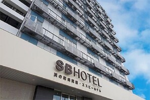 Exterior detail - Hamanomachi Byoinmae S.B Hotel (Fukuoka)