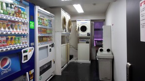 Gambar tidak terklasifikasi, 5 dari 48, tombol