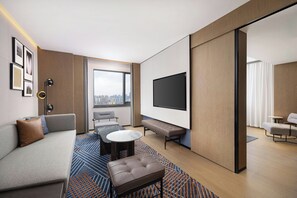 Suite, 1 Bedroom, City View | Living room - Four Points By Sheraton Chongqing Yuzhong Peninsula (Chongqing)