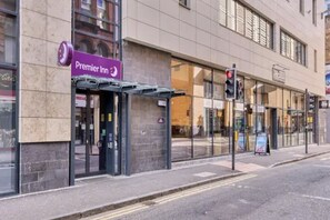 Exterior - Premier Inn Glasgow City Centre Hotel (Glasgow)