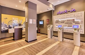 Interior - Premier Inn Glasgow City Centre Hotel (Glasgow)