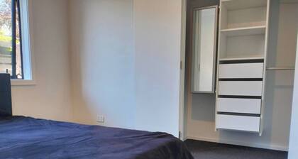 Room-quite and Cozy Double Bedroom
