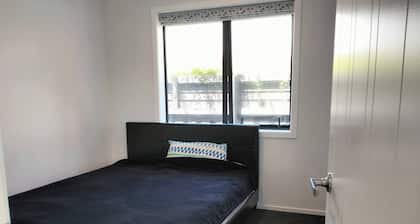 Room-quite and Cozy Double Bedroom