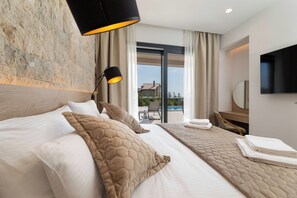 4 bedrooms, Internet - Villa Cesarica with heated pool, indoor pool & sauna (Kvarner - Vrh) (Vrh)