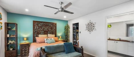 4 bedrooms, desk, iron/ironing board, WiFi