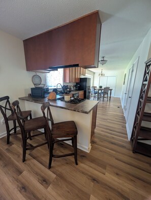 Private kitchen - 3-bedroom house in tranquil Newnan with huge fenced yard. (Newnan)