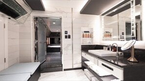 Bathroom - Hotel Kabuki (Tokyo)