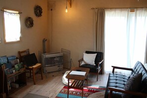 Living area - Hana Sichiyo Cottage (Kamifurano)