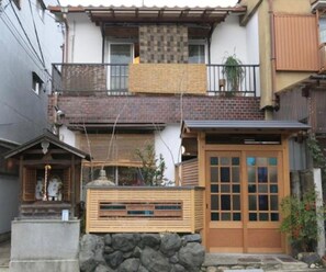 Exterior - Jizo House (Kyoto)